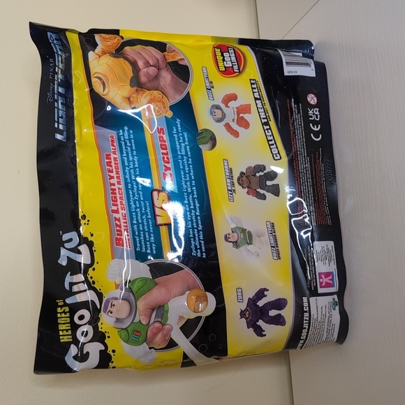 Disney Light-year Heroes Of Goo Jit Zu Buzz Light-year VS Zyclops, NEW - Picture 6 of 7